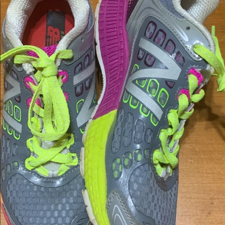 New Balance V4 Womens